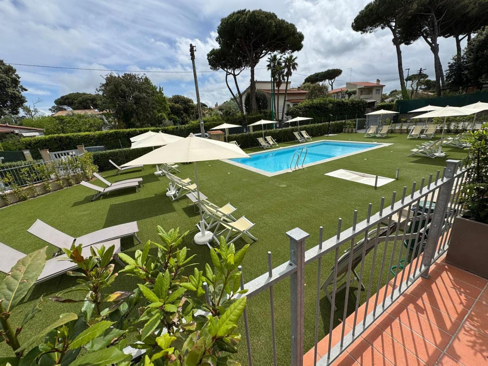 Residence San Francesco Tirrenia Exterior foto